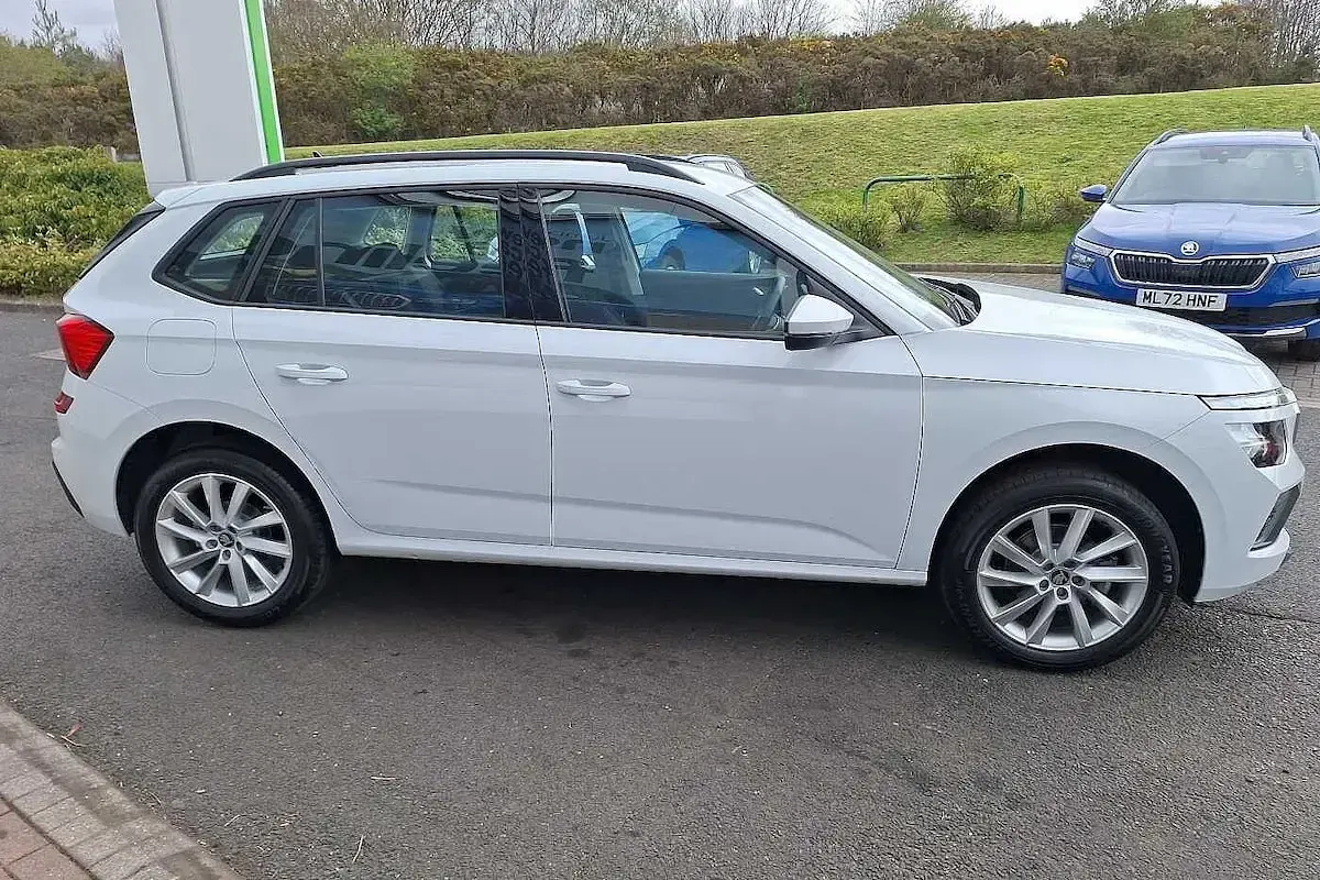 Used Skoda Kamiq SE 94 HP (69 kW) 2025 Moon white metallic SUV