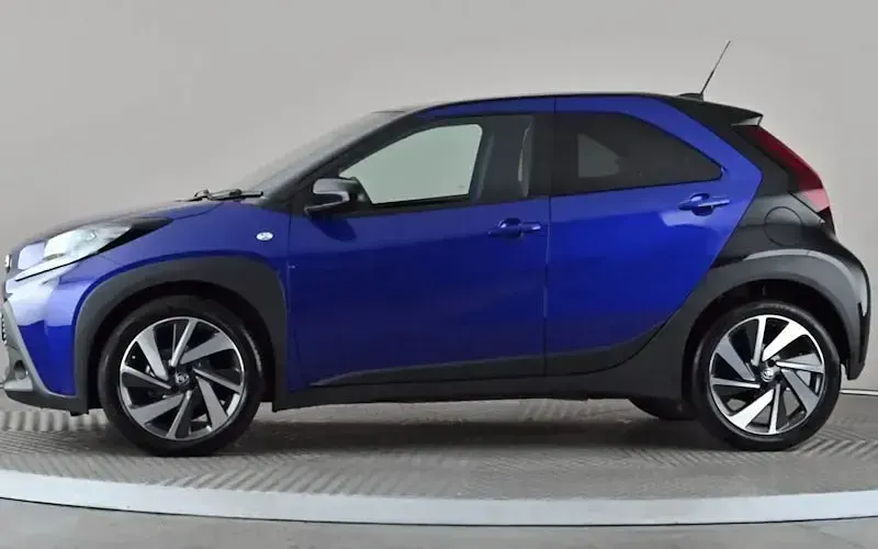 Used Toyota Aygo X 72 HP (52 kW) 2024 Blue SUV