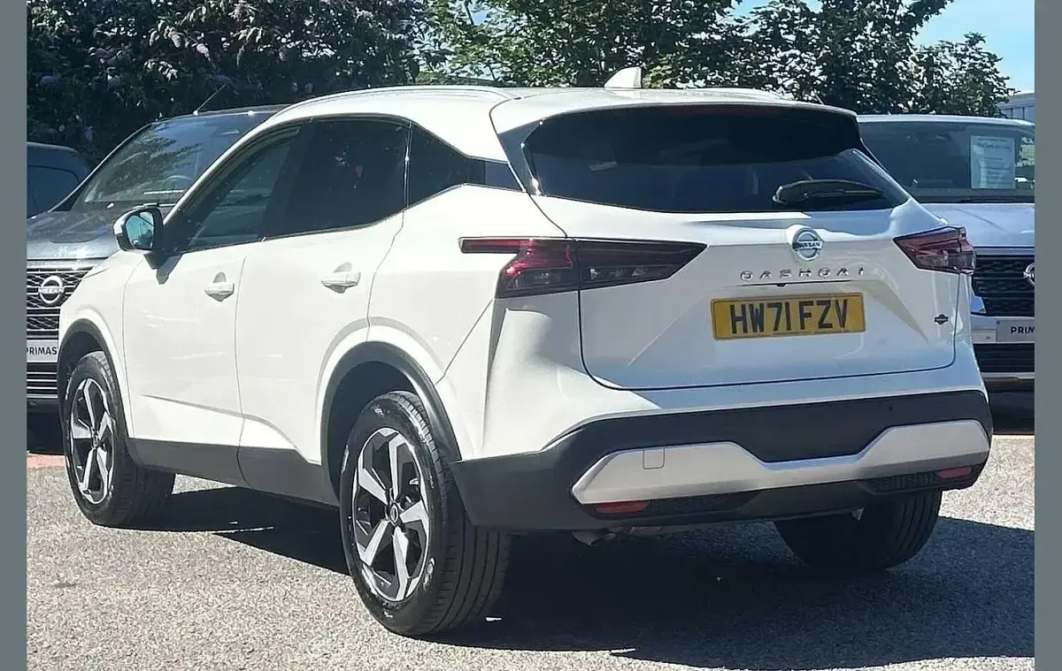Used Nissan Qashqai N-Connecta 138 HP (101 kW) 2021 White SUV
