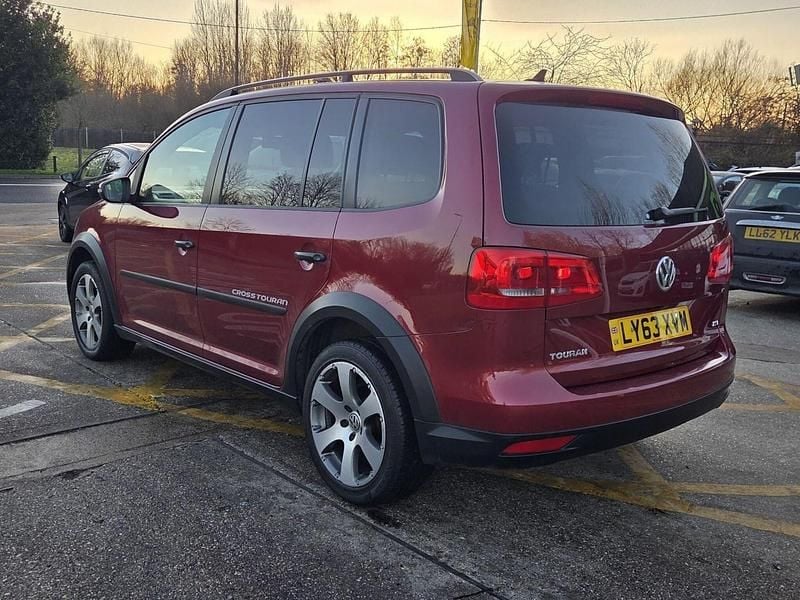 Used VW Touran SE 2023 Red MPV