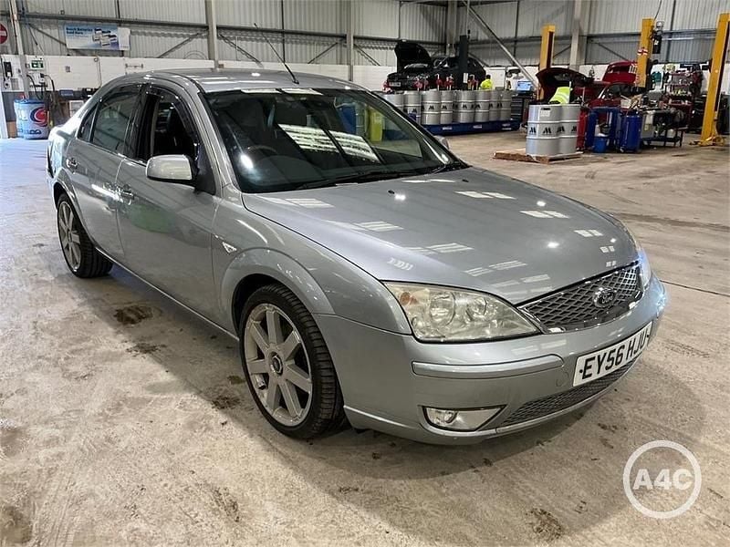 Used Ford Mondeo Ghia 2006 Silver Hatchback