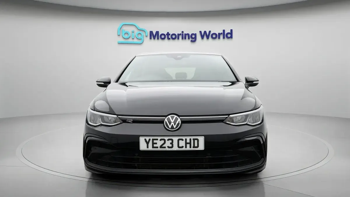 Used VW Golf VIII R-line 150 HP (110 kW) 2023 Black Hatchback