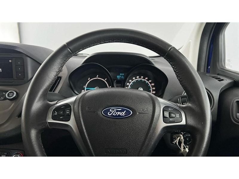Used Ford Tourneo Courier Zetec 100 HP (73 kW) 2019 Blue MPV