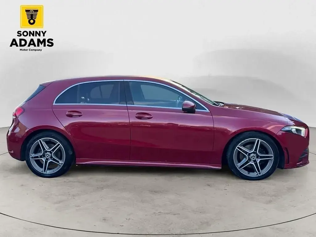 Begagnad Mercedes A200 Executive 163 HK (119 kW) 2020 Röd Halvkombi