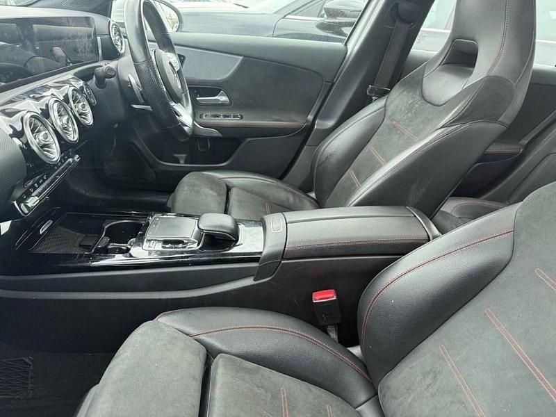 Used Mercedes A180 AMG line 116 HP (85 kW) 2019 White Hatchback