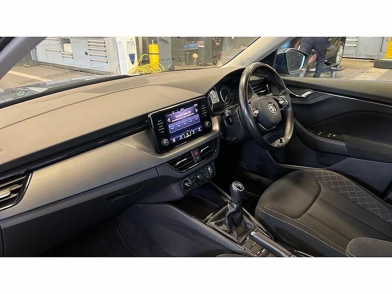 Used Skoda Kamiq SE 95 HP (69 kW) 2021 Titan blue metallic SUV