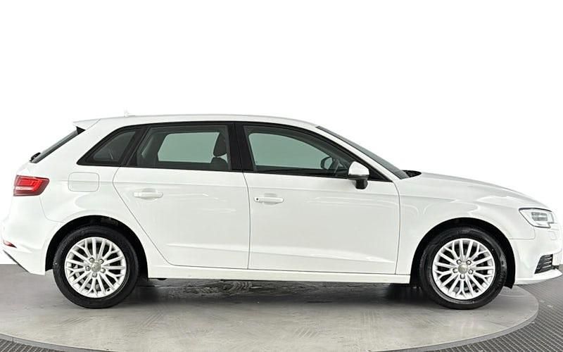 Usado Audi A3 Sportback Business 110 HP (80 kW) 2016 Branco Citadino