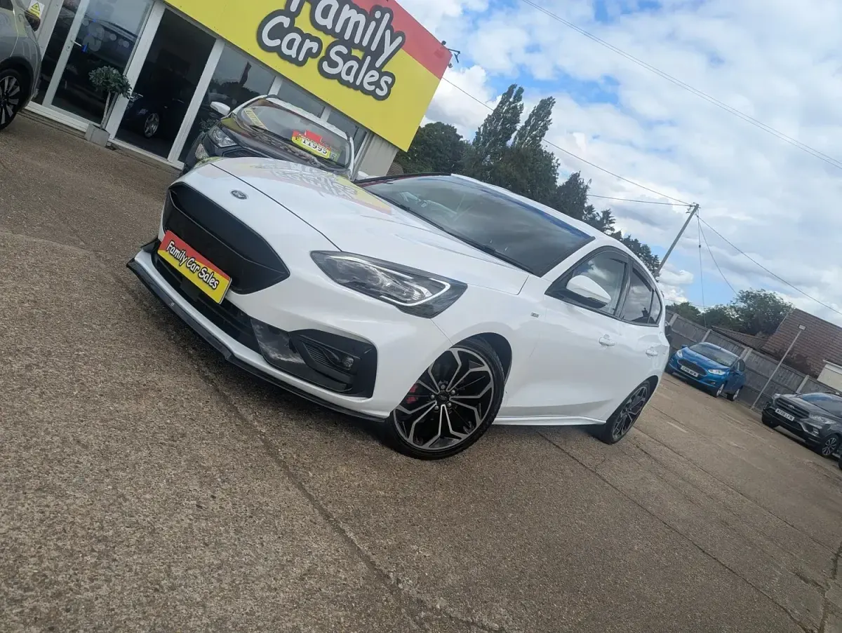 Used Ford Focus ST-Line X 2019 White Hatchback