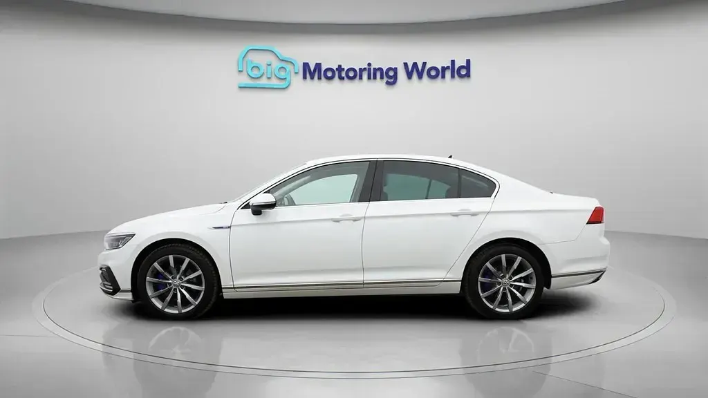 Begagnad VW Passat Advance 218 HK (160 kW) 2020 Vit Sedan