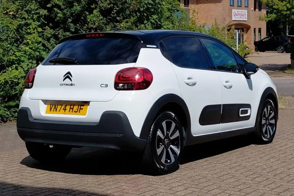 Used Citroën C3 PureTech 82 HP (60 kW) 2024 White Hatchback