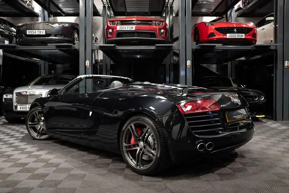 Begagnad Audi R8 Coupé Design 2011 Svart Sportkupé