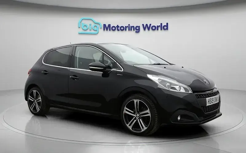 Used Peugeot 208 GT-line 110 HP (80 kW) 2019 Black Hatchback
