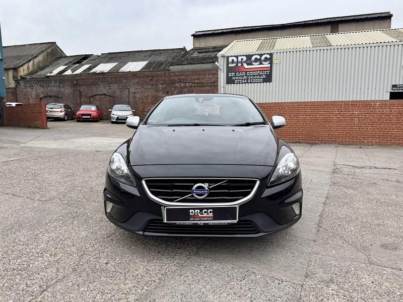 Used Volvo V40 R-Design 120 HP (88 kW) 2016 Black Hatchback