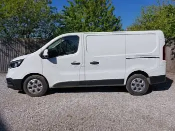New Renault Trafic 2025 Solid  glacier white MPV