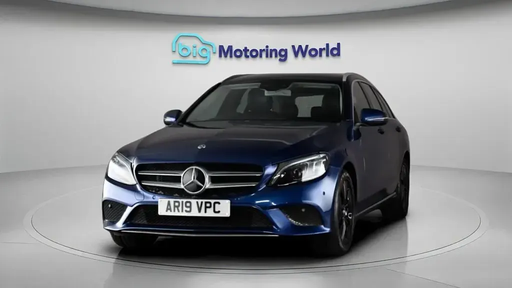 Second-hand Mercedes C200 Premium 198 CP (145 kW) 2019 Albastru Break