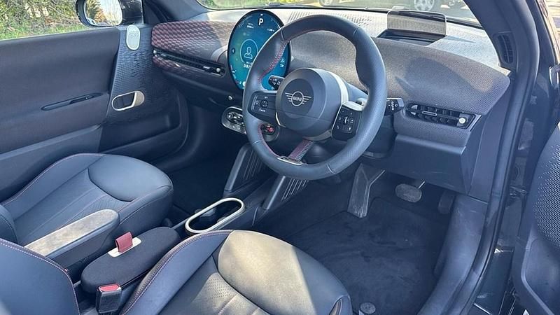 Used Mini Cooper SE Hatch 11 kW (15 HP) 2024 Hatchback