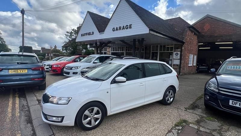 White Used 2014 Skoda Rapid SE Hatchback | £2,750 (Fair price) - Image 1/4