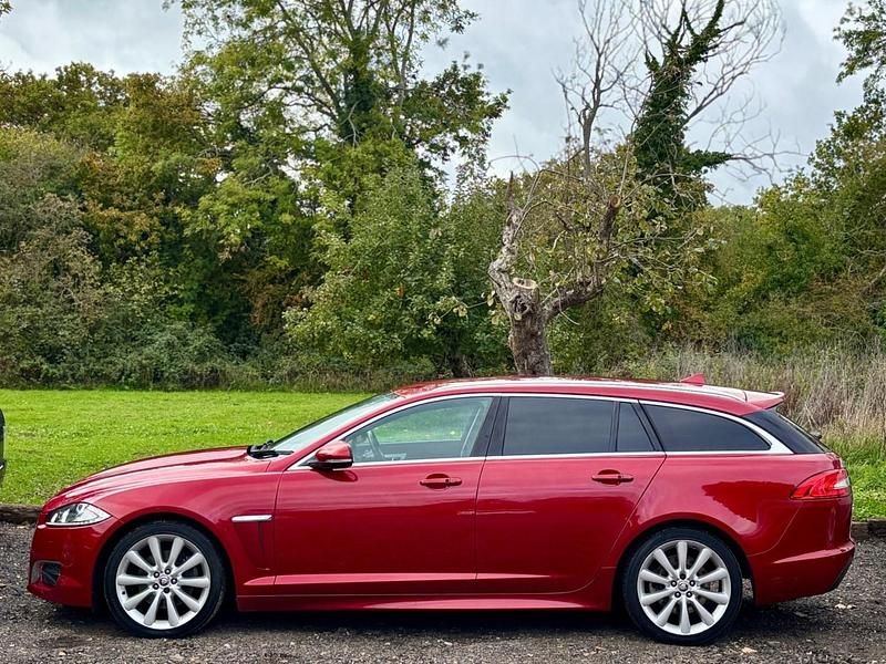 Used Jaguar XF Sportbrake 200 HP (147 kW) 2013 Red Estate