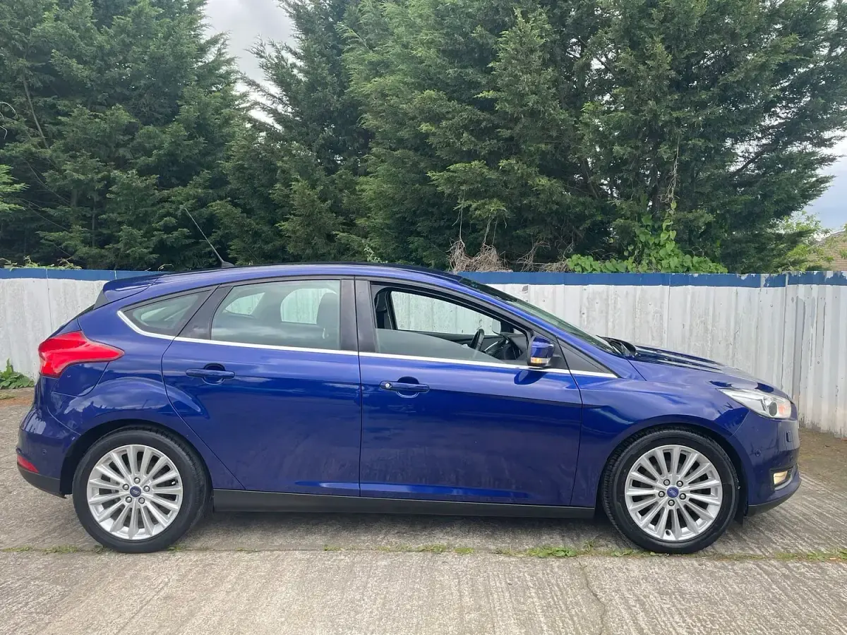 Used Ford Focus Titanium X 120 HP (88 kW) 2016 Blue Hatchback