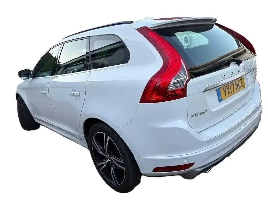 Używany Volvo XC60 R-Design 190 KM (139 kW) 2017 Biały SUV