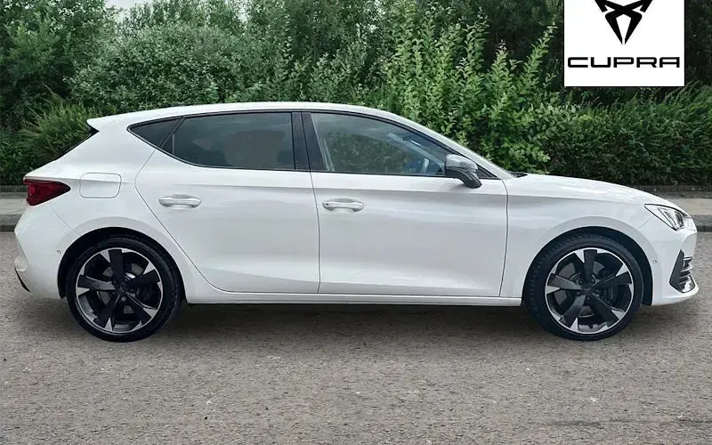 Used Cupra Leon VZ1 310 HP (228 kW) 2023 White Hatchback