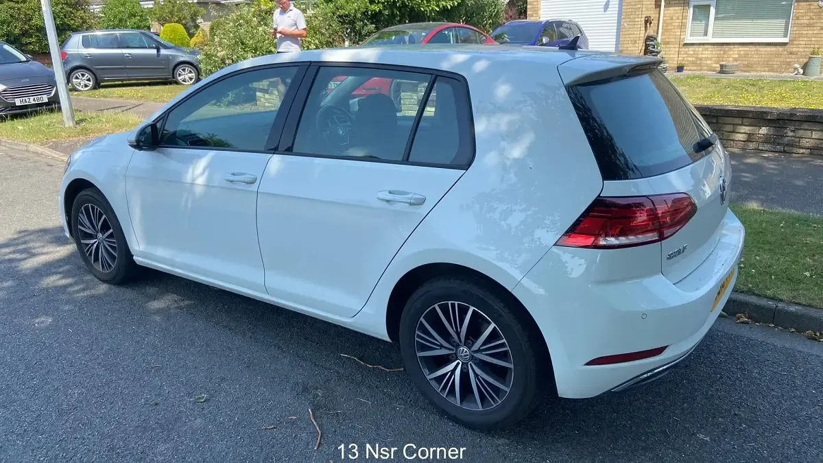 Used VW Golf VII SE 125 HP (91 kW) 2018 White Hatchback