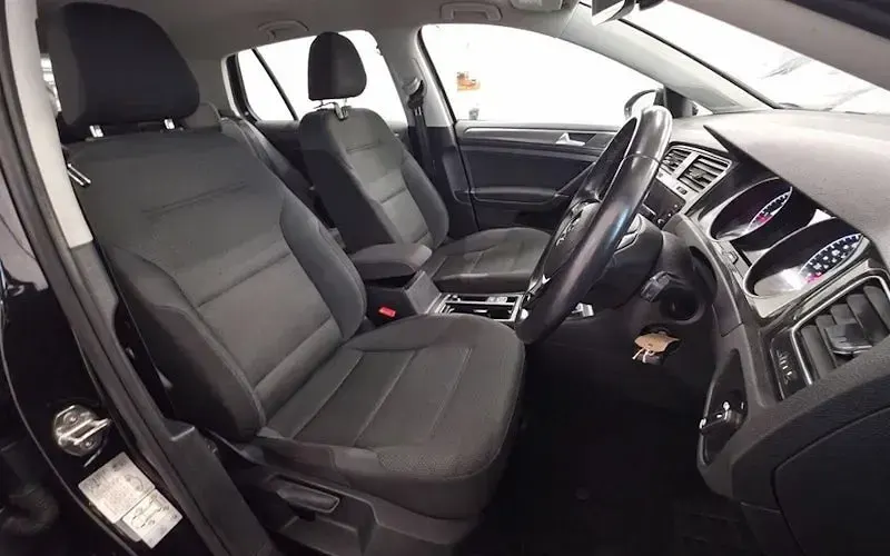 Used VW Golf VII SE 125 HP (91 kW) 2017 Black Hatchback