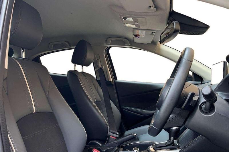 Used Mazda 2 Inclusive 116 HP (85 kW) 2023 Blue Hatchback