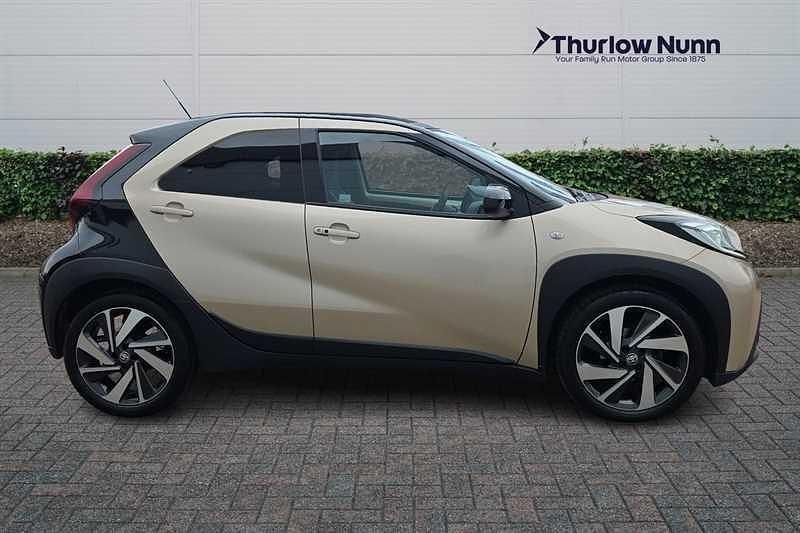 Used Toyota Aygo X 72 HP (52 kW) 2023 Beige SUV