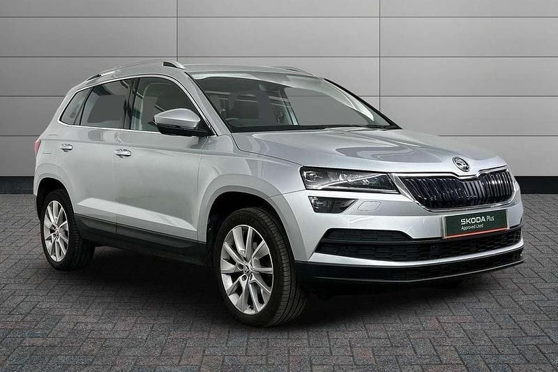 Brilliant silver metallic Used 2022 Skoda Karoq SE L SUV | £19,400 (Fair price) - Image 1/4