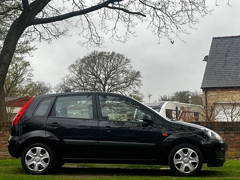 Używany Ford Fiesta Style 67 KM (49 kW) 2008 Czarny Hatchback