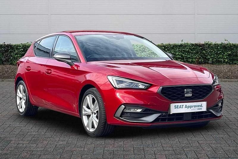 Desire red Used 2021 Seat Leon FR Hatchback | £15,990 (A bit pricey) - Image 1/4