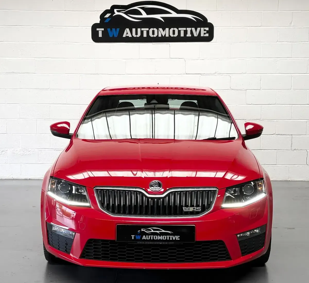 Used Skoda Octavia vRS 150 HP (110 kW) 2015 Red Estate