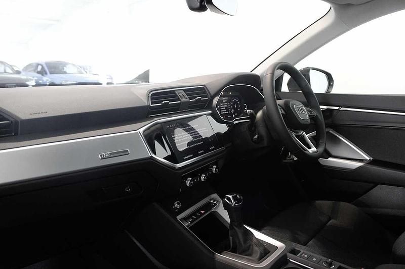 Used Audi Q3 Sport 150 HP (110 kW) 2025 Grey SUV