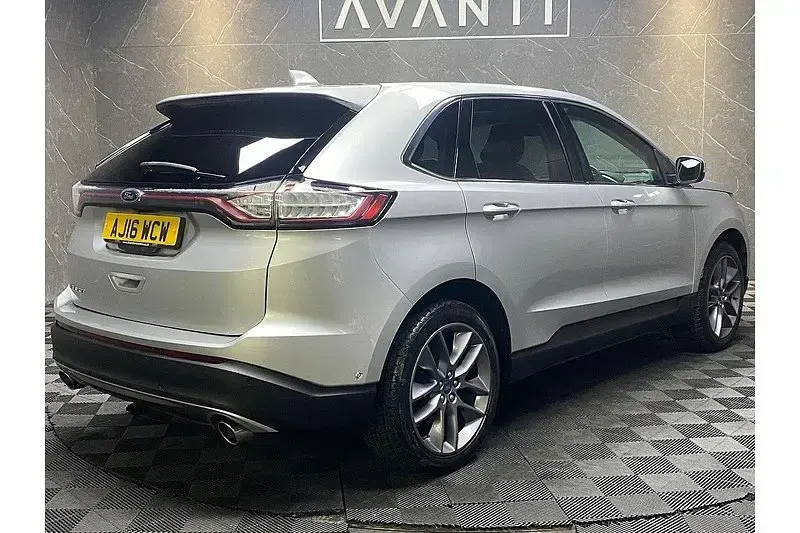 Begagnad Ford Edge Titanium 180 HK (132 kW) 2016 Silver SUV