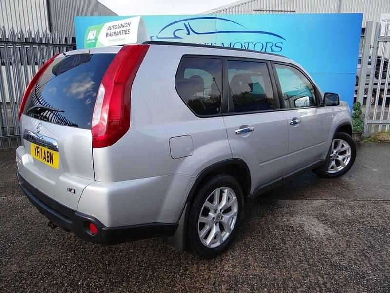 Used Nissan X-Trail Tekna 173 HP (127 kW) 2011 Silver SUV