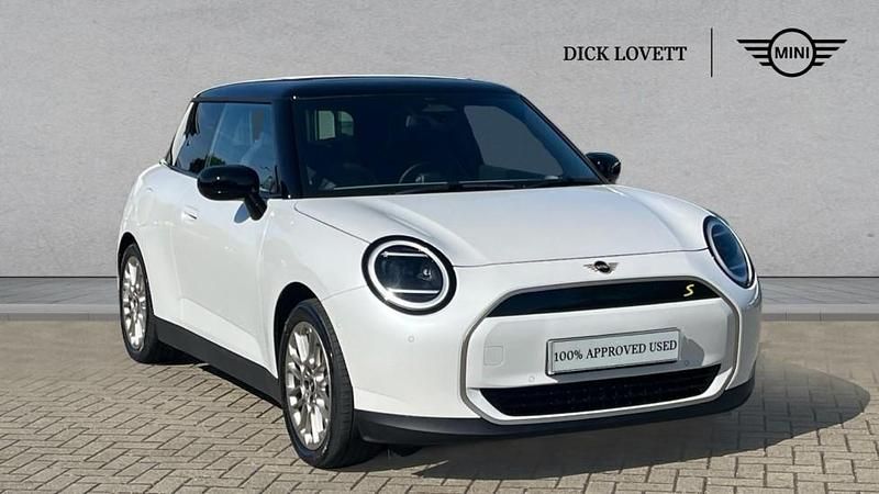 Used Mini Cooper SE Hatch 158 kW (215 HP) 2024 White Hatchback