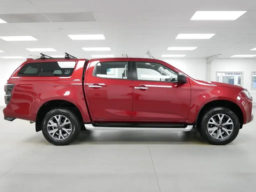 Usado Isuzu D-Max 162 CV (119 kW) 2024 Rojo Pickup/Camioneta