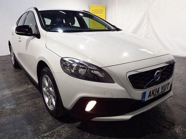Used Volvo V40 SE 2014 White Hatchback