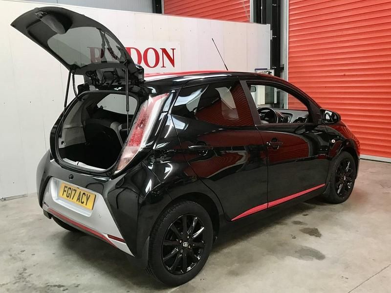 Used Toyota Aygo x-press 2017 Black Hatchback