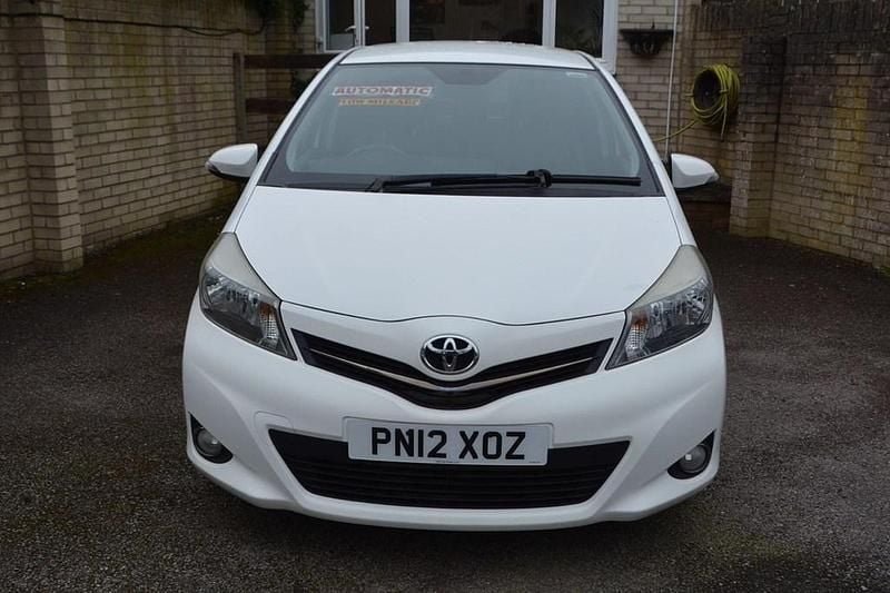 Used Toyota Yaris Multidrive S 2012 White Hatchback