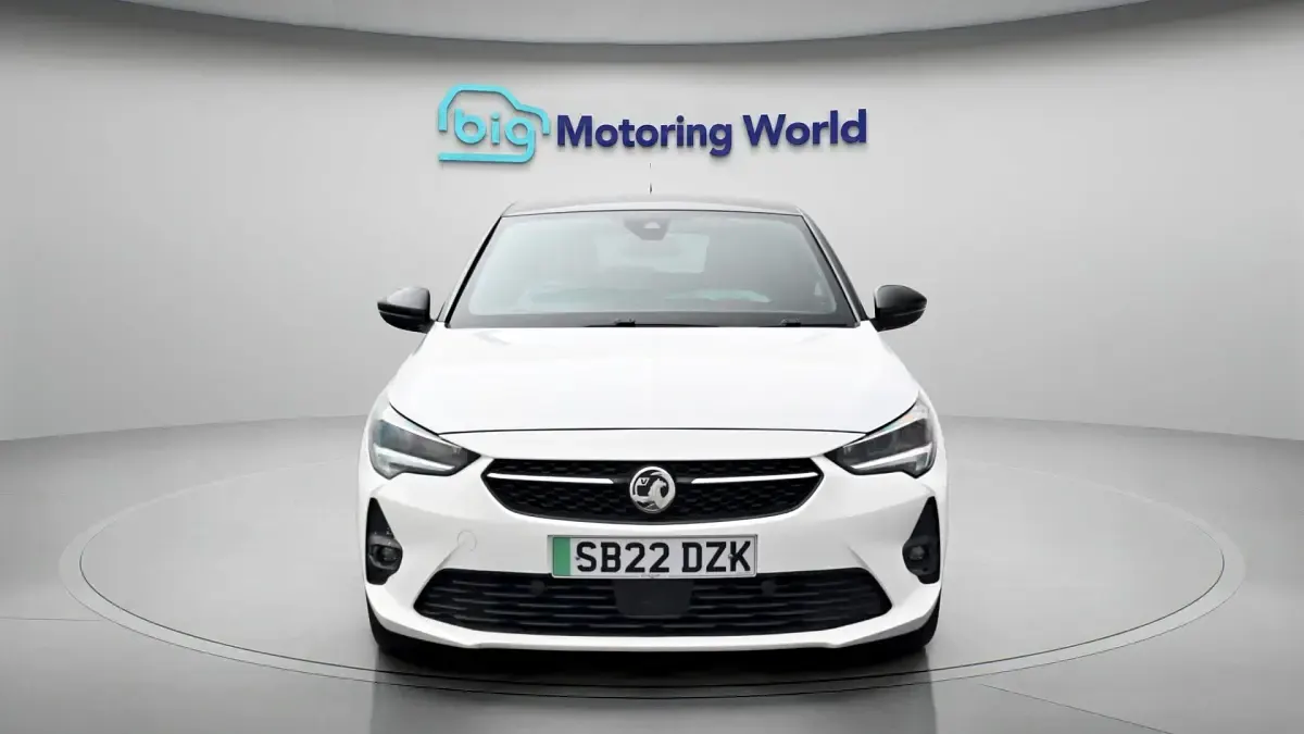 Used Vauxhall Corsa-e SRi 100 kW (136 HP) 2022 White Hatchback