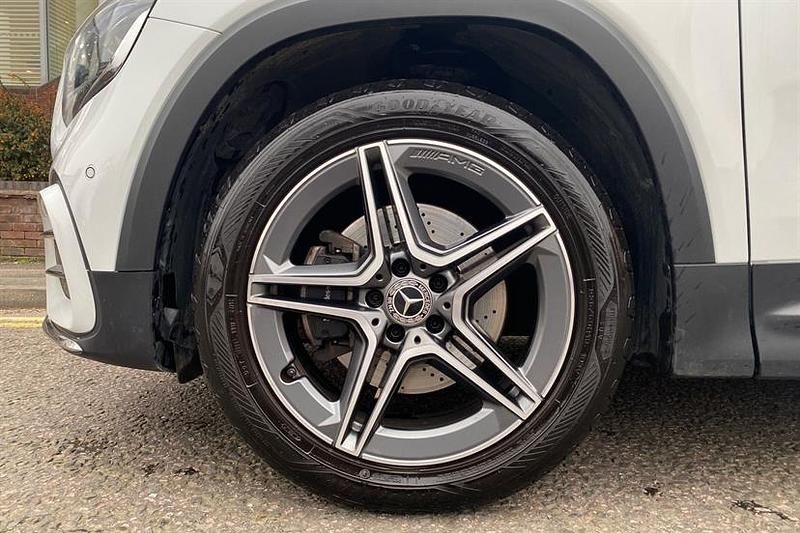 Used Mercedes GLB200 Executive 163 HP (119 kW) 2024 White SUV