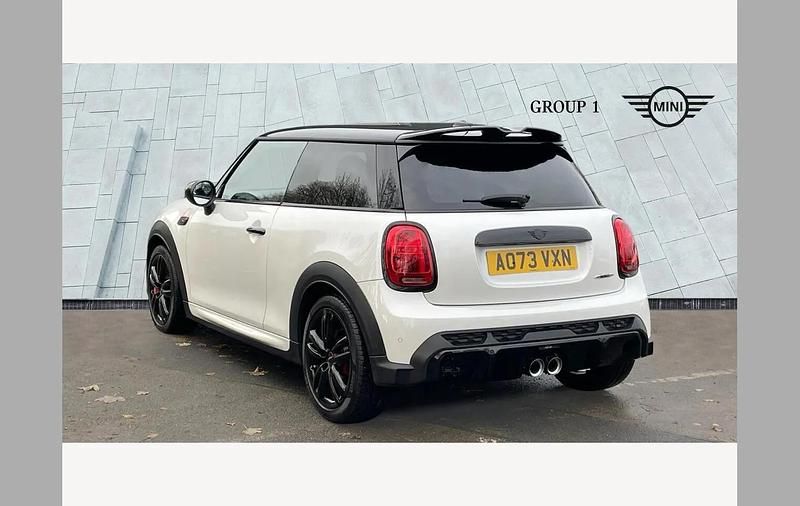 Used Mini John Cooper Works Hatch 231 HP (169 kW) 2023 White Hatchback