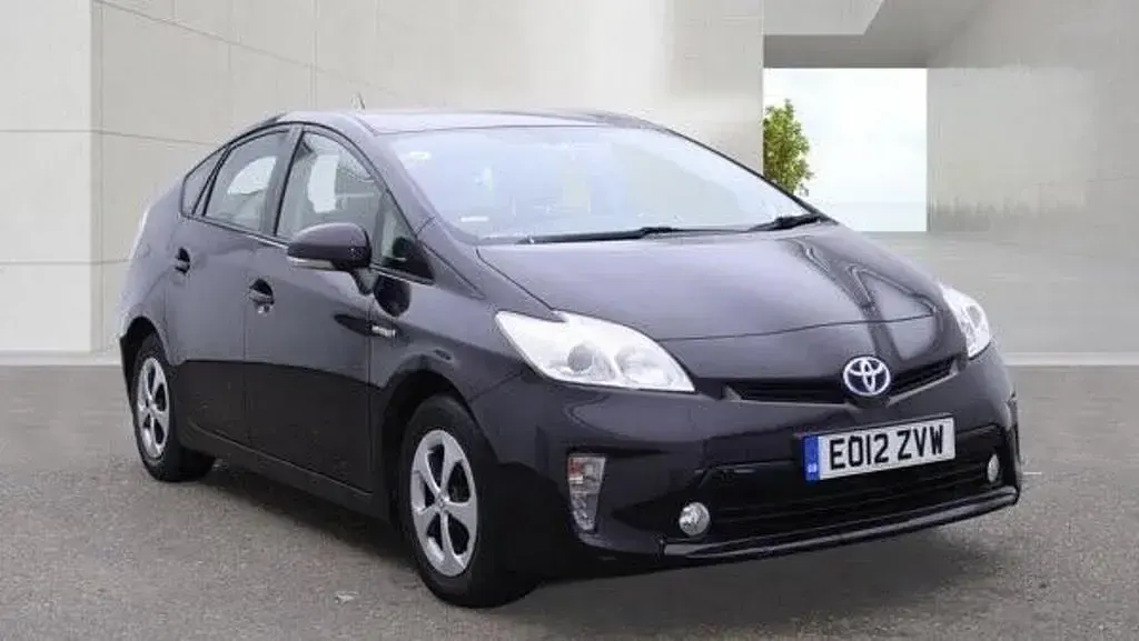 Used Toyota Prius T3 2012 Red Hatchback