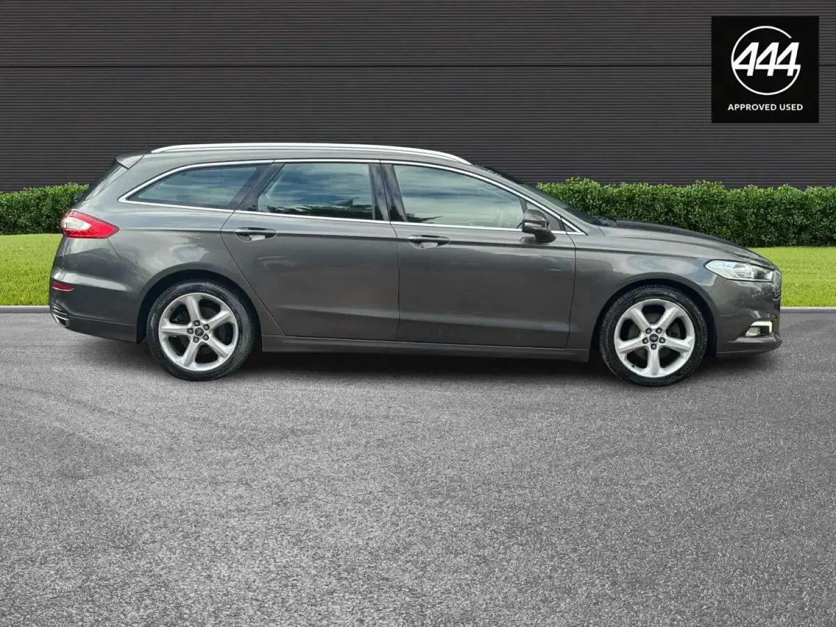 Usado Ford Mondeo Titanium 180 HP (132 kW) 2016 Cinzento Carrinha