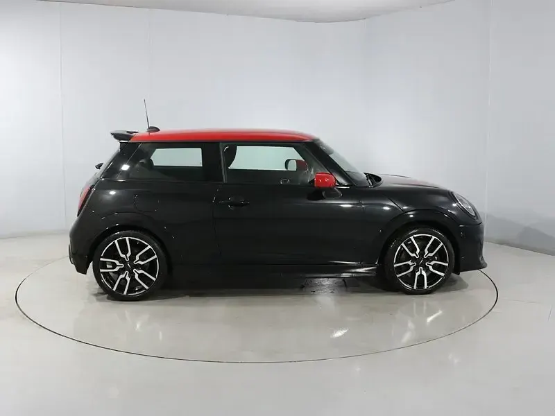 Used Mini Cooper Hatch 154 HP (113 kW) 2024 Black Hatchback
