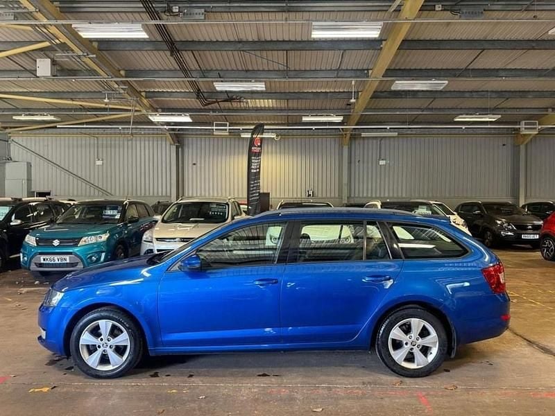 Used Skoda Octavia SE L 115 HP (84 kW) 2017 Blue Estate