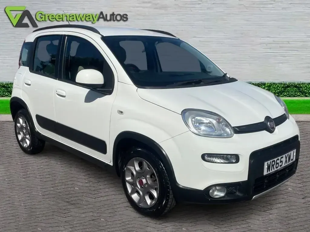 Used Fiat Panda Trekking 85 HP (62 kW) 2015 White Hatchback