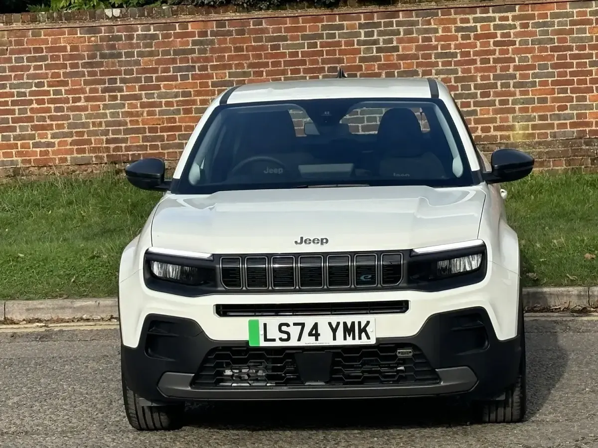 Used Jeep Avenger Longitude 114 kW (156 HP) 2024 White SUV